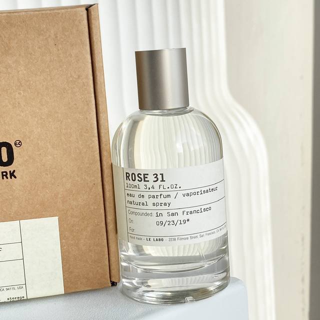 高品质/120 实验室31号玫瑰浓香水100Ml 实验室 Le Labo Rose 31这款香水是专门为费尔蒙酒店设计的一个香味，并获得了《Wallpaper》