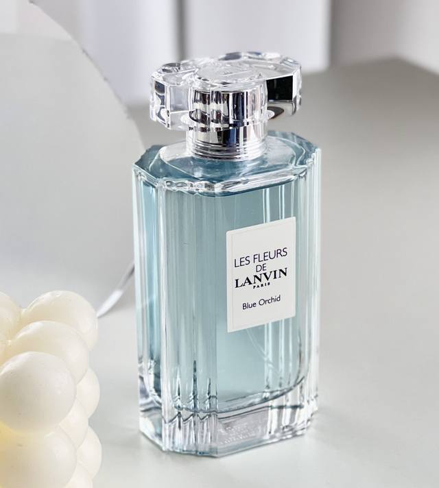 高品质/130 浪凡花语系列青兰花淡香水100Ml 都是酸甜无比的 前调：苹果、柠檬、鸢尾花、兰花、 零陵香豆、麝香 中调：鸢尾花、兰花、零陵香豆、麝香 后调：