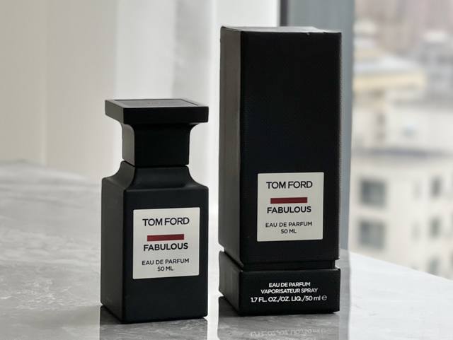 高品质/120 tf红条法布勒斯真Tm棒浓香水50Ml 一 支令所有人疯狂的香水！名字响亮浮夸，性感中性带着皮革香型的香水，主要香水成份选用了苦杏仁、皮革、鸢尾