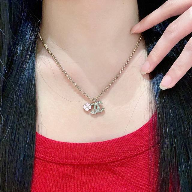p100 香奈儿山茶花双C项链