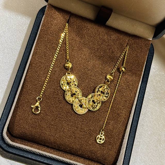 230 a5699 古法黄金工艺 《财源滚滚》新中式碎碎冰古法黄金五帝钱 铜钱项链 高级感拉伸可调节 通体S925纯银材质 Cnc工艺 电镀厚金 黄金色 纯银项