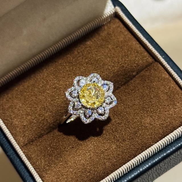 140 a2085 【仿真钻】Hw 太阳花 两克拉 钻戒 超精工 原版定制 精选德国进口S925纯银材质镶嵌5A级别超闪高碳钻 Blingbling 美翻了 一