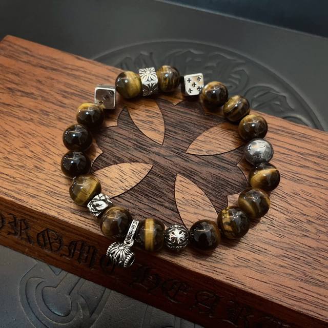 160 新款【专柜品质】Chrome Hearts克罗心经典复古多元素虎眼石手串手链 ，快手/Ins/小红书热门，凹凸造型不同的花纹设计风格呈现出与众不同 十字