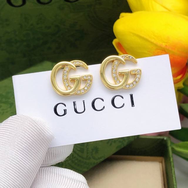 p60编号Ged0107 gucci古驰新款双G耳钉 迷你光面搭配镶钻 高级感十足