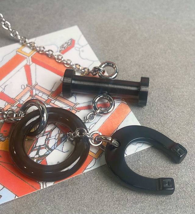 （新款）P240 又是一款藏在H家男士配饰里面的宝藏单品 巨高级 巨百搭