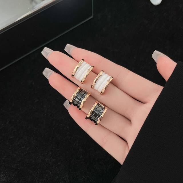 p180 bv黑白陶瓷耳环～Zp模具开版，Cnc完美工艺制作。 男女均可戴坚持品质，陶瓷定版都淘汰了好多轮，终于选到与原版几乎一致的陶瓷质感满满～ 经典黑白陶