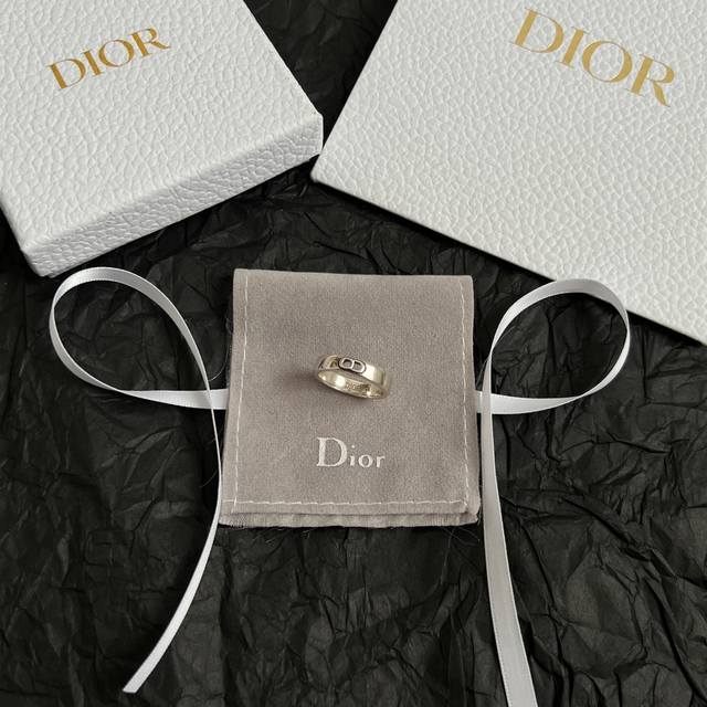 【P100】Dior 迪奥 中古 戒指 专柜一致上新 精选原版一致 黄铜材质 甜美气质高雅。 码数：678码