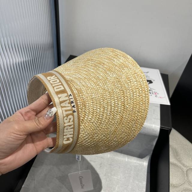 90￥ dior 迪奥麦秆草空顶遮阳帽，官方款，可调节