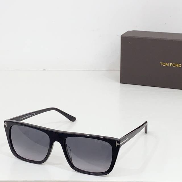 p120 Tom For*官网原版一比一 汤姆福*官网新款 刚刚到货 ft1175，Size：56□18-145经超酷框 经典板材设计秀场同款金属金灿灿电镀搭配