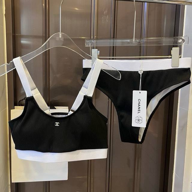 特批100￥ chanle香奈儿新款高弹力健身瑜伽服运动套装~塑腰小背心 修身提臀显瘦打底裤脚 码数：Sm L Xl
