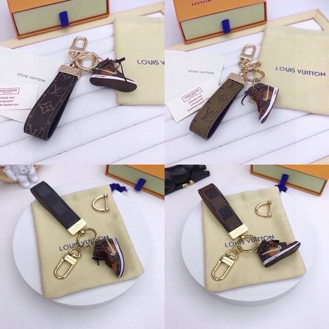 120元配图片原版包装 独家定制款，爆款Aj迷你鞋 路易威登Louisvuitton 钥匙扣M65221经典老花Monogram，经久耐用， 是 Dragonn