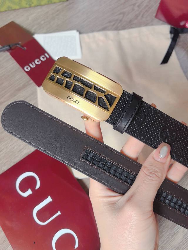 古奇新款进口小牛皮，手感细腻柔软。搭配纯钢自动精品钢扣，男士必备！3.5宽 P230