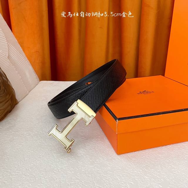 爱马仕经典小牛皮，手感细腻柔软，搭配纯钢自动精品扣，男士必备！宽度：3.5Cm P220