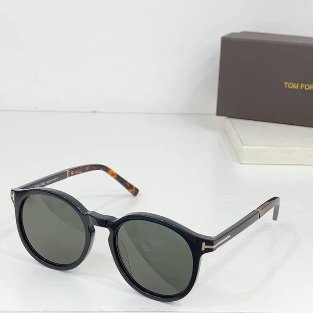 p140 Tom For* model：Ft1021 size：51口20-145