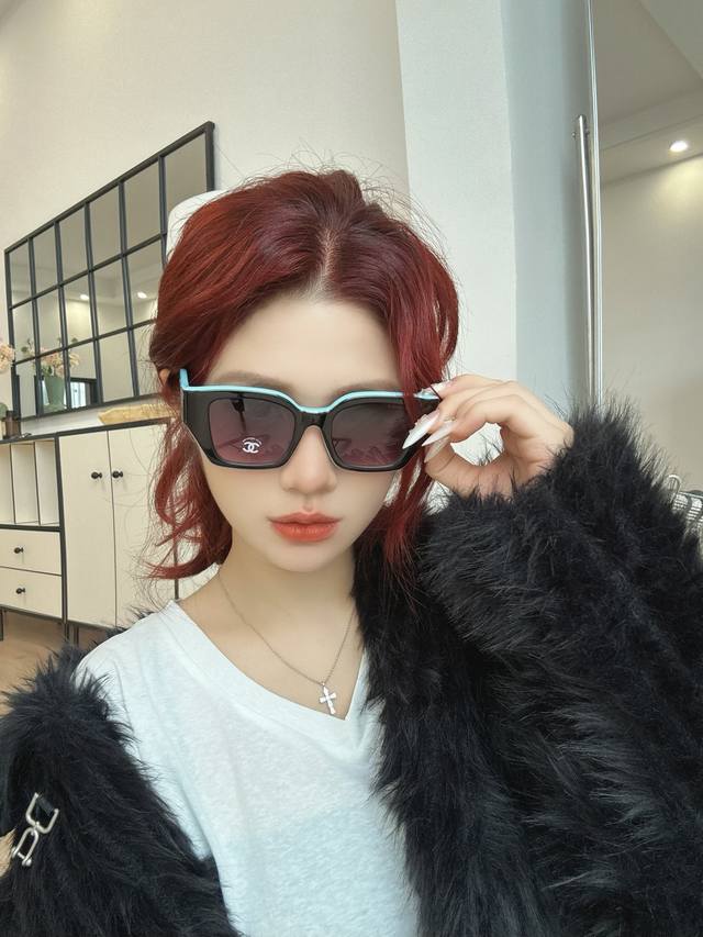 p180 黑蓝拼色 chanel 度假神器 mod： 6068 size：51口22-135