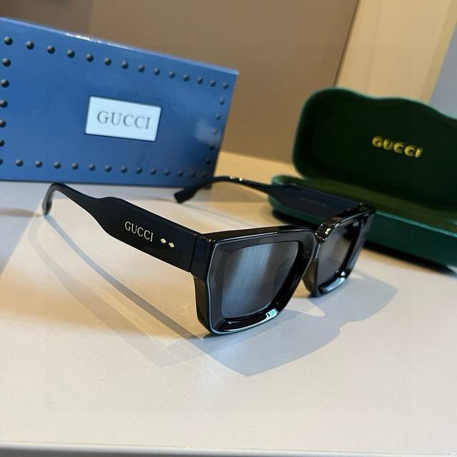 100￥ gucci古奇重磅新品 太阳镜 立体面 修饰脸型 复古有韵味