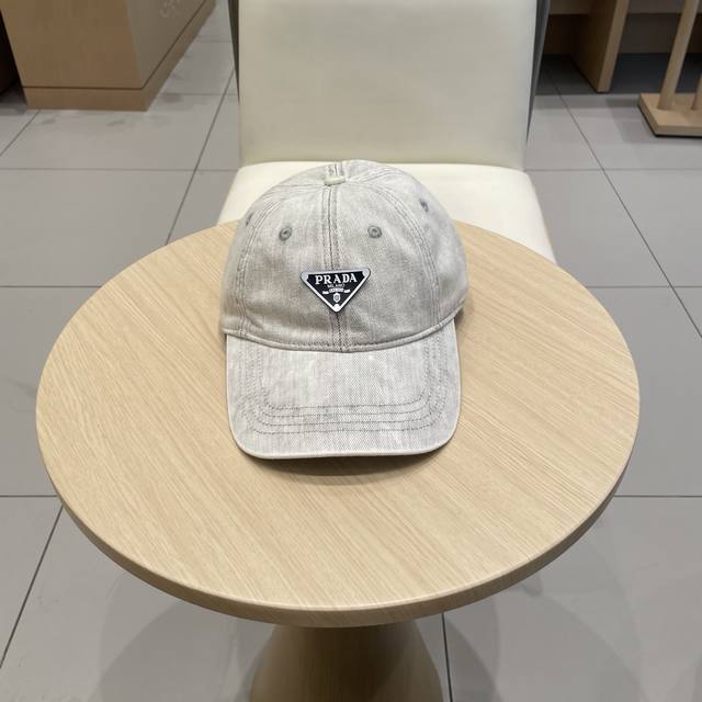 p90 Prada普拉达春夏新款高品质棒球帽 定制面料，手感好到赞！分分钟完胜市场版本！