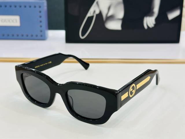 p180 Gucc* 古家Gg1558Sk Size：51口22-145 女士款 搭配镜框Bm时尚靓丽 个性十足