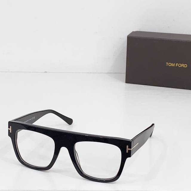 p120 Tom For* model：Ft0847 size：52口19-145