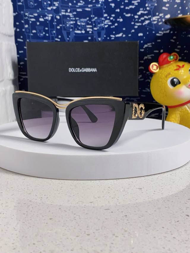 p100 Dg/杜嘉班纳女士猫眼框太阳眼镜 新款方框太阳眼镜 时尚遮阳墨镜男女通用