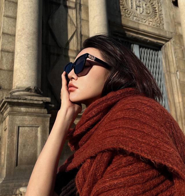 P90 【Dior-迪奥】2025开春新款 潮流爆款 时尚方框偏光太阳镜 高品质 佩戴舒适 网红潮款墨镜 女士高清加厚偏光太阳镜 高品质Tr镜框 型号：Cd29