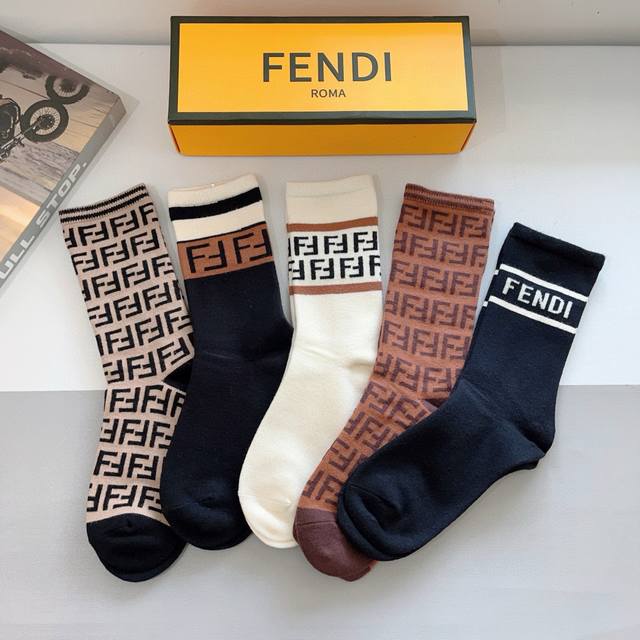 配包装P70（一盒5双） fendi 芬迪 经典长筒袜子高版本兔绒材质 ，经典双F图案Logo，专柜同步袜子大牌出街，潮人必备，超好搭