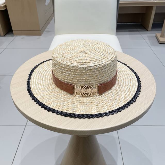 p100 罗意威Loewe新款Chanel香奈儿草帽，平顶礼帽，日本支持制作，皮带 简约平顶优雅草帽女防晒海边度假遮阳帽 ·一款长在审美上的 平顶小礼帽， 造型