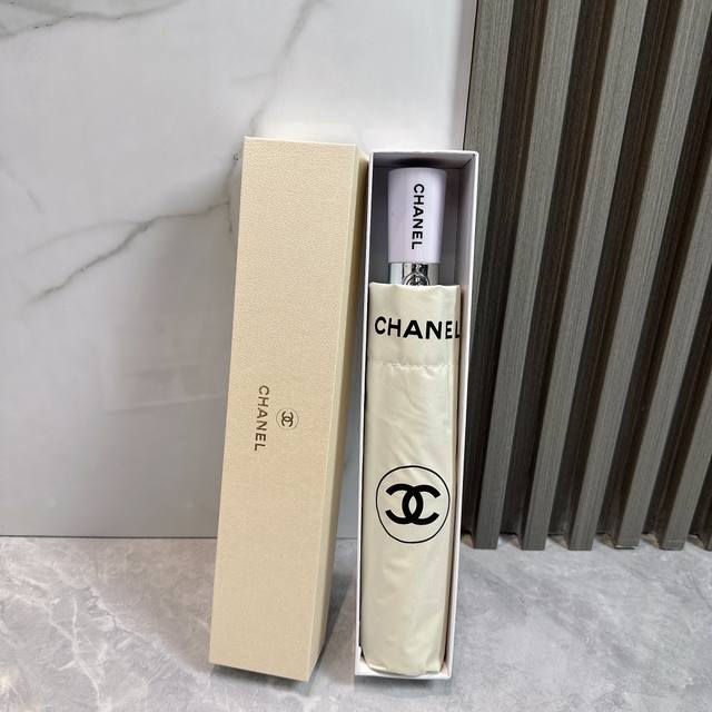 p70 Chanel（香奈儿）飞机 夏季新款 全自动折叠晴雨伞 黑色涂层防晒有效阻隔紫外线99%，Upf>50 所以能起到伞下体感降温的效果！ 有效隔热，高效防