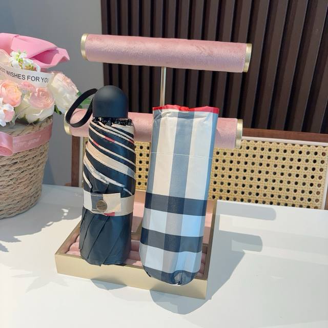 70 Burberry（巴宝莉）经典格纹 五折手动折叠晴雨伞 选用台湾进口Uv防紫外线伞布 原单代工级品质 2色