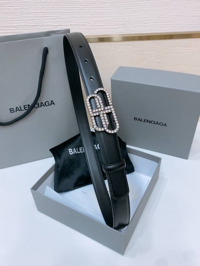 特P200 巴黎世家Balenciaga Bb腰带！！腰带头是纯铜，表面是鎏金的工艺，不会是闪烁的金光，应该说是雅致的金色 2.5Cm精品