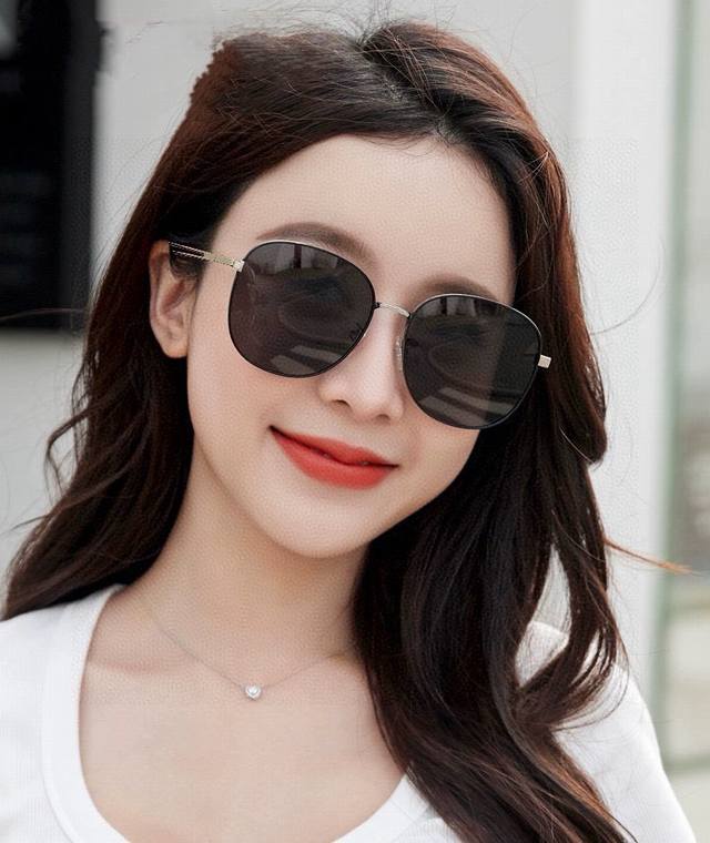 p90 Gucci 2024开春新款 最新款圆框太阳镜 各路网红纷纷带起气场满分 俏皮甜美.上脸效果更佳.金属质感超好 型号：G1250