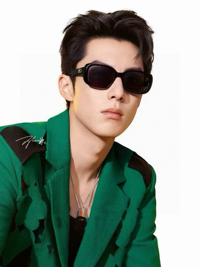p80 【Dior-迪奥】2025开春新款 潮流爆款 时尚方框偏光太阳镜 高品质 佩戴舒适 网红潮款墨镜 型号：D8106