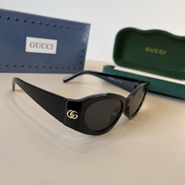 100￥ gucci古奇重磅新品 男女款太阳镜 大框立体面 修饰脸型 复古有韵味