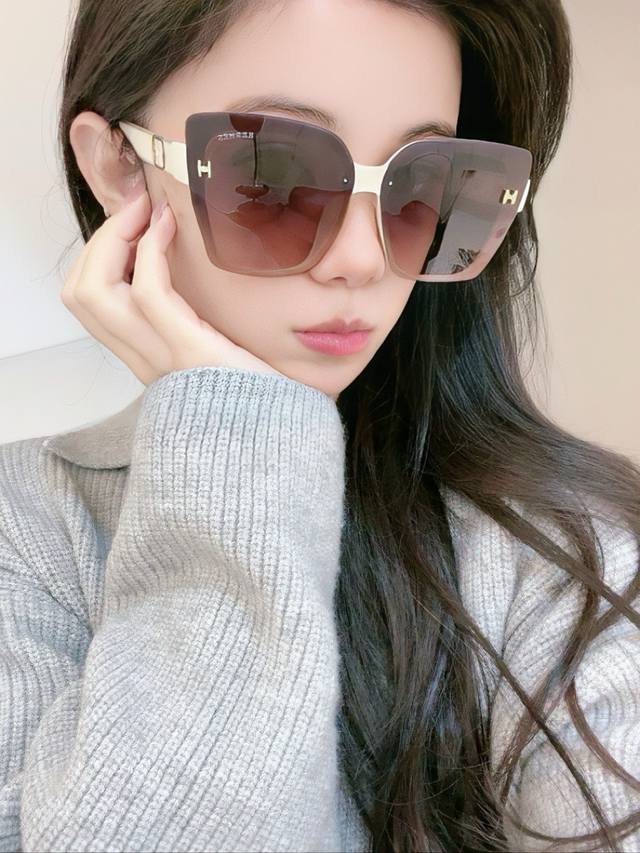 p80 【偏光系列太阳镜】原版出货 巴宝莉网红超爆款经典奢华全球风[强][酷][亲亲] 时尚方框太阳镜[得意] 气质非凡 经典大框款式太阳眼镜[篮球] 顶级品质