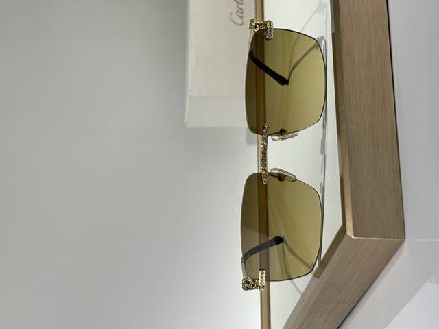 p240 Cartier mod：Ct0663 size：57-18-145 只和Zp比 钻Logo 实物绝对震撼！ 纯手工打造 一分钱一分货 图片放大看 认准