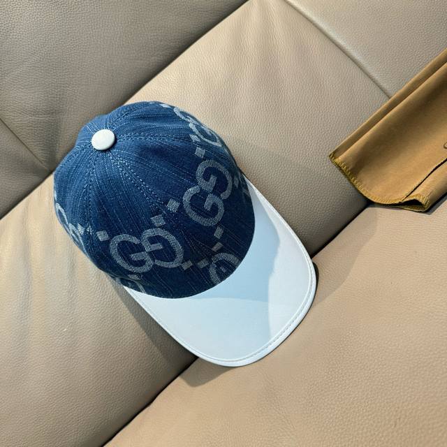批80 配盒子布袋，Gucci(古奇)新款原单棒球帽， 大双G拼皮，专柜热卖款，1:1开模订制，原版帆布料+头层牛皮，时尚帅气！质量超赞，基础头围56，贴片可调