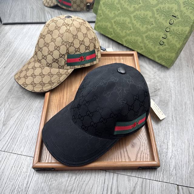 ￥70。G家。经典织带款【超A品质】最新款！时尚潮流，高端做工！每一个帽子都是用心之作！牛津材质！头层牛皮！配盒子、防尘袋！非一般的品质，细节也很重要。真皮帽钉