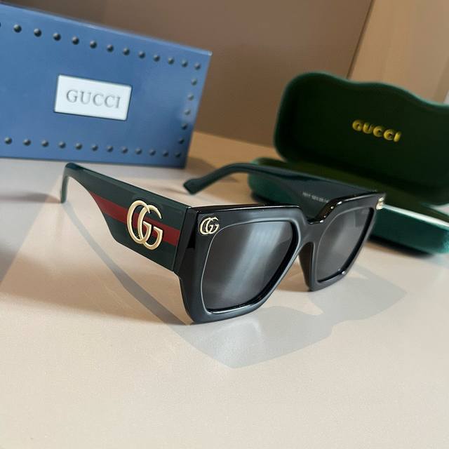 100￥ gucci古奇经典Gg太阳镜