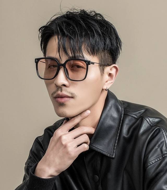 p100 【Gucci】2025开春新款 潮流爆款 时尚方框偏光太阳镜 高品质 佩戴舒适 网红潮款墨镜 女士高清尼龙偏光太阳镜 高品质Tr镜框 型号：G7108