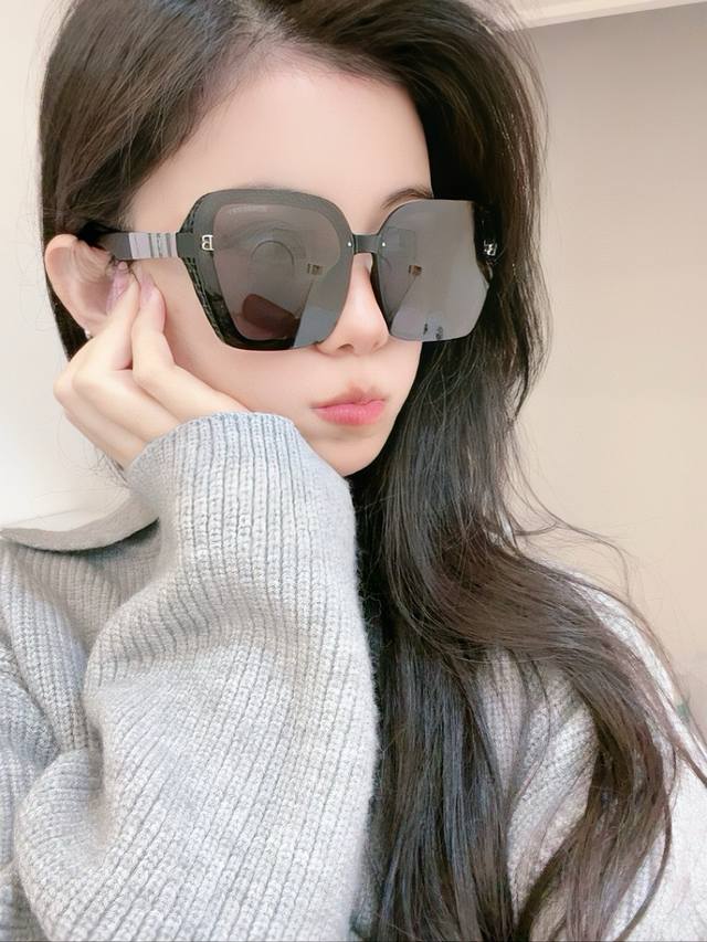 p90 【偏光系列太阳镜】原版出货 巴宝莉网红超爆款经典奢华全球风[强][酷][亲亲] 时尚方框太阳镜[得意] 气质非凡 经典大框款式太阳眼镜[篮球] 顶级品质