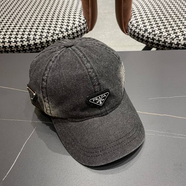 p80 Prada 普拉达2025高品质牛仔布倒三角棒球帽 洗水牛仔色，秀场同款，面料柔软舒适 百搭休闲款，闭眼入！