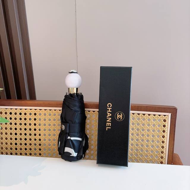 80 Chanel（香奈儿）珍珠手柄 五折手动折叠晴雨伞 选用台湾进口Uv防紫外线伞布 原单代工级品质