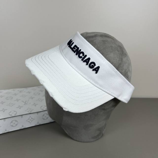 p60配防尘袋、最新巴黎世家Balenciaga，空顶遮阳帽，最好品质的，休闲大方，大家自己对比哦