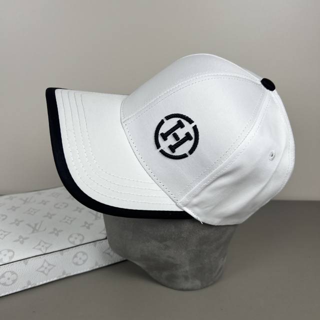 p60配防尘袋 爱玛仕Hermes高端单品高端品质，帽型设计风格简约独特，不同的戴法就有不同的风味 帽型超赞 出游必备神器[调皮]