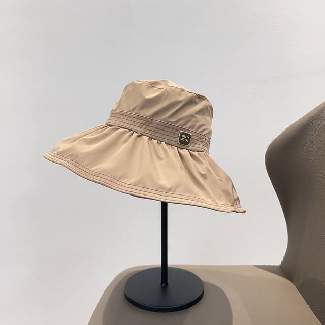 特P80配防尘袋【Miumiu缪缪】2025新款滑面可折叠遮阳大沿渔夫帽 独特设计～复古文艺的一款