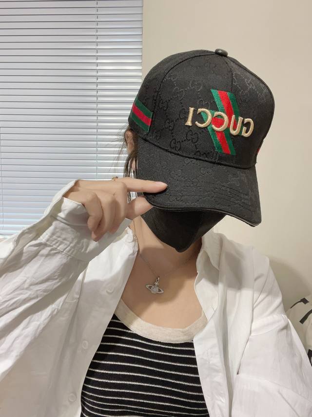 p50配防尘袋 【Gucci古奇】24年新品经典之作，专柜新款简约很潮！休闲运动款，经典制作，超级好搭衣服！