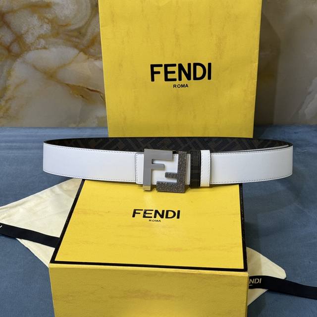 fe～Ndi 4.0Cm宽 挂扣 五金纯铜渐变色 可双面使用 进口牛皮配进口防保面料。顶级P250