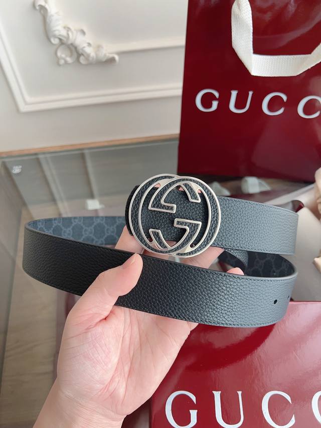 p180 绝美Gucci 双G扣男士新款腰帶 專櫃同步 寬4厘米 帶身帆布黑老花-拼進口荔枝紋黑色 精緻真空電鍍雙G鋼扣 雙面可用