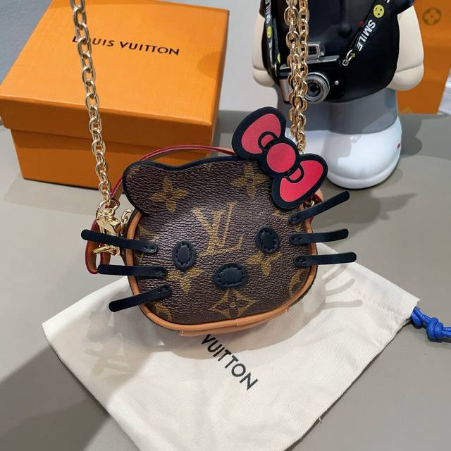 140 配链条Lv迷你包Hello Kitty小猫斜挎包 萌宝穿搭必备 kitty 控绝对不能错过的包包挂件 适合亲子装搭配 hellokitty ，每天挂在