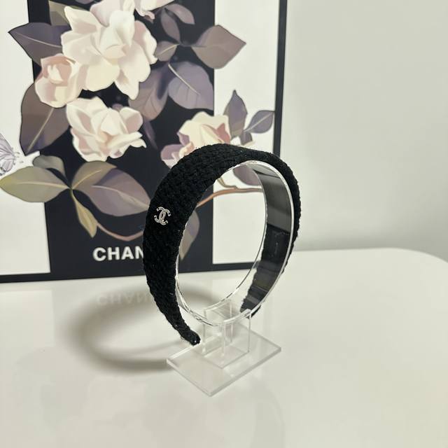 特P60 配专柜包装 chanel（香奈儿）最新官网发箍 小仙女快入手 特殊材质 不嘞头 可盐可甜～